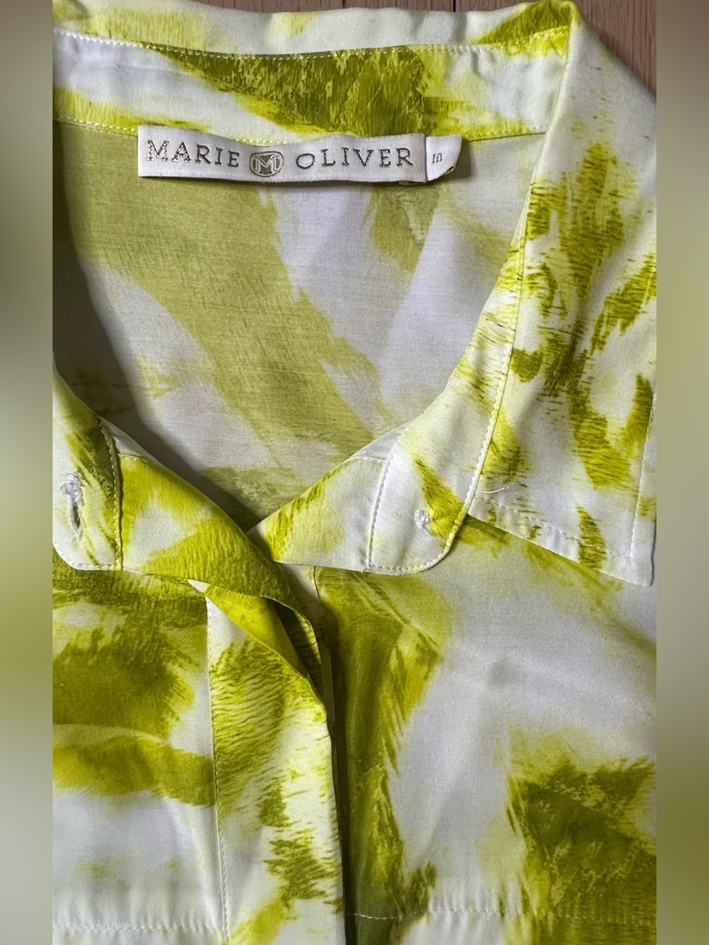 Marie Oliver Lime and White Brushstroke Button-Front Blouse - Picture 3 of 4